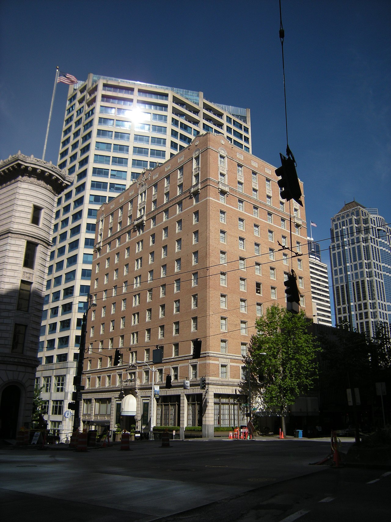 Mayflower Park Hotel