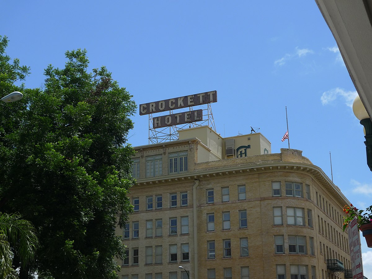 Crockett Hotel
