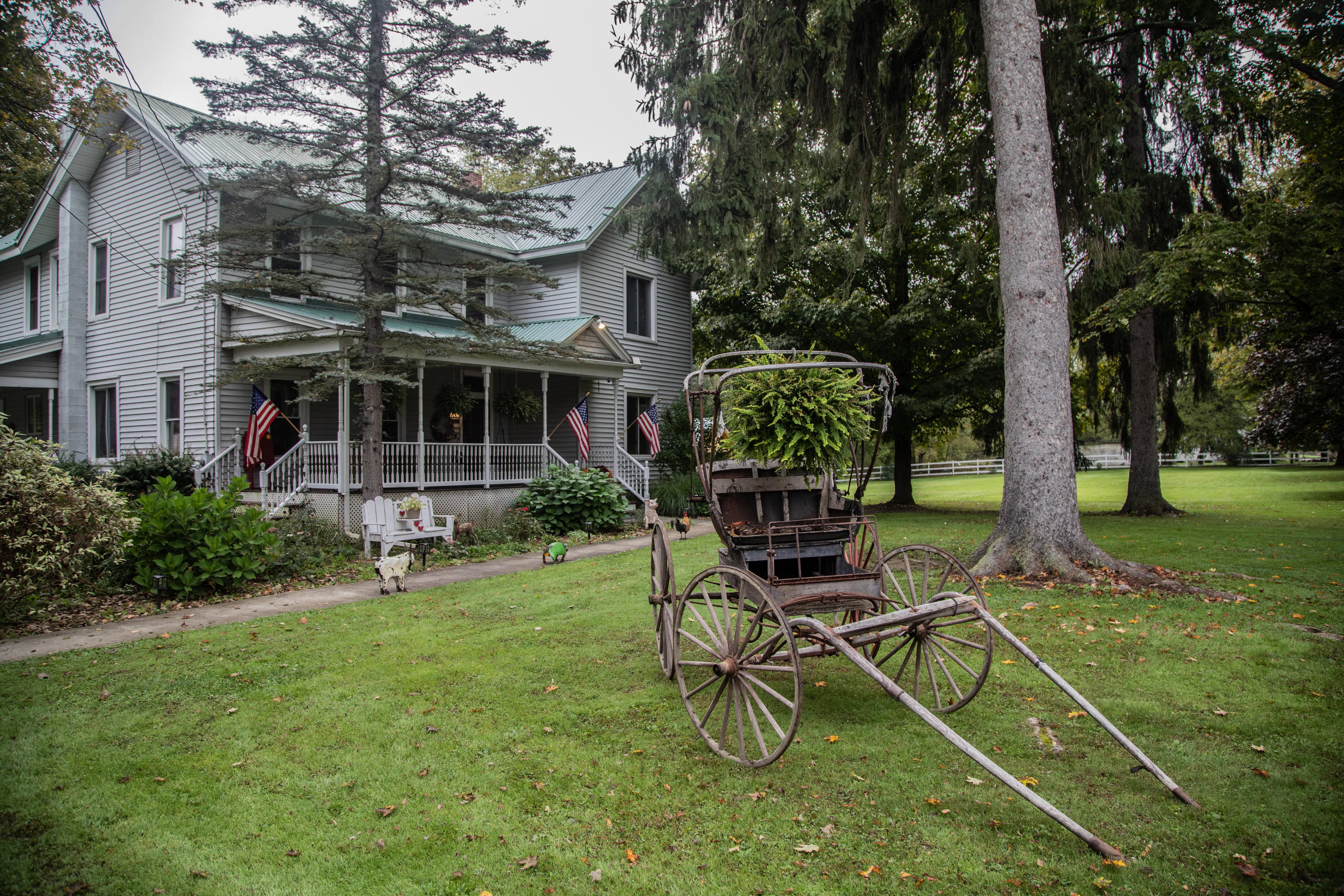 Fainting Goat Island Inn