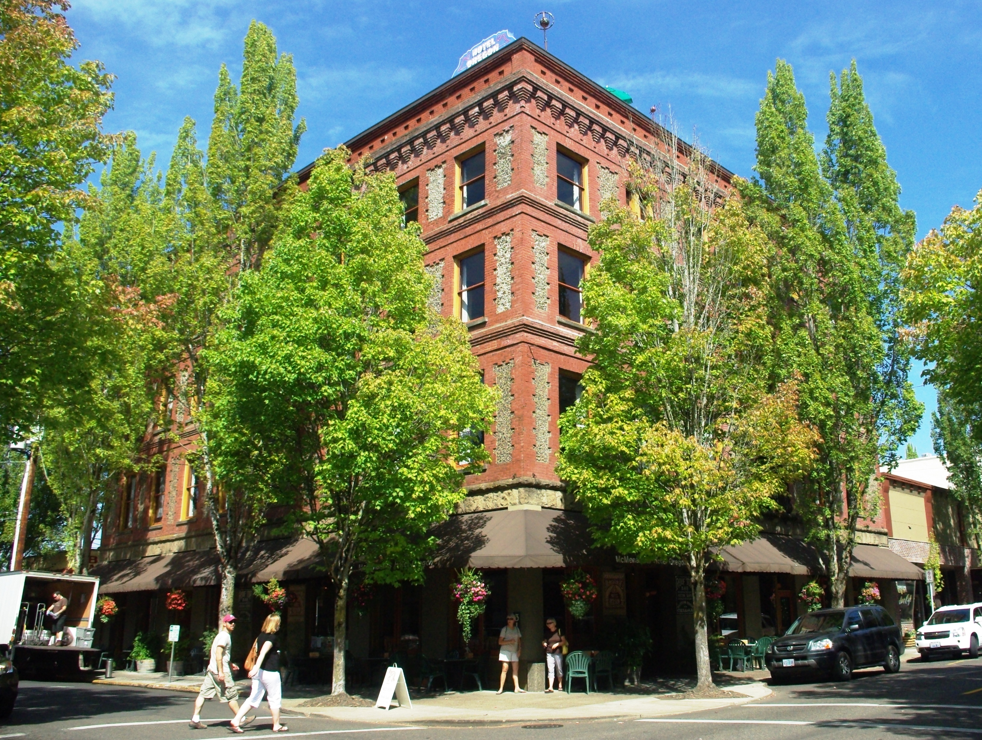 McMenamins Hotel Oregon