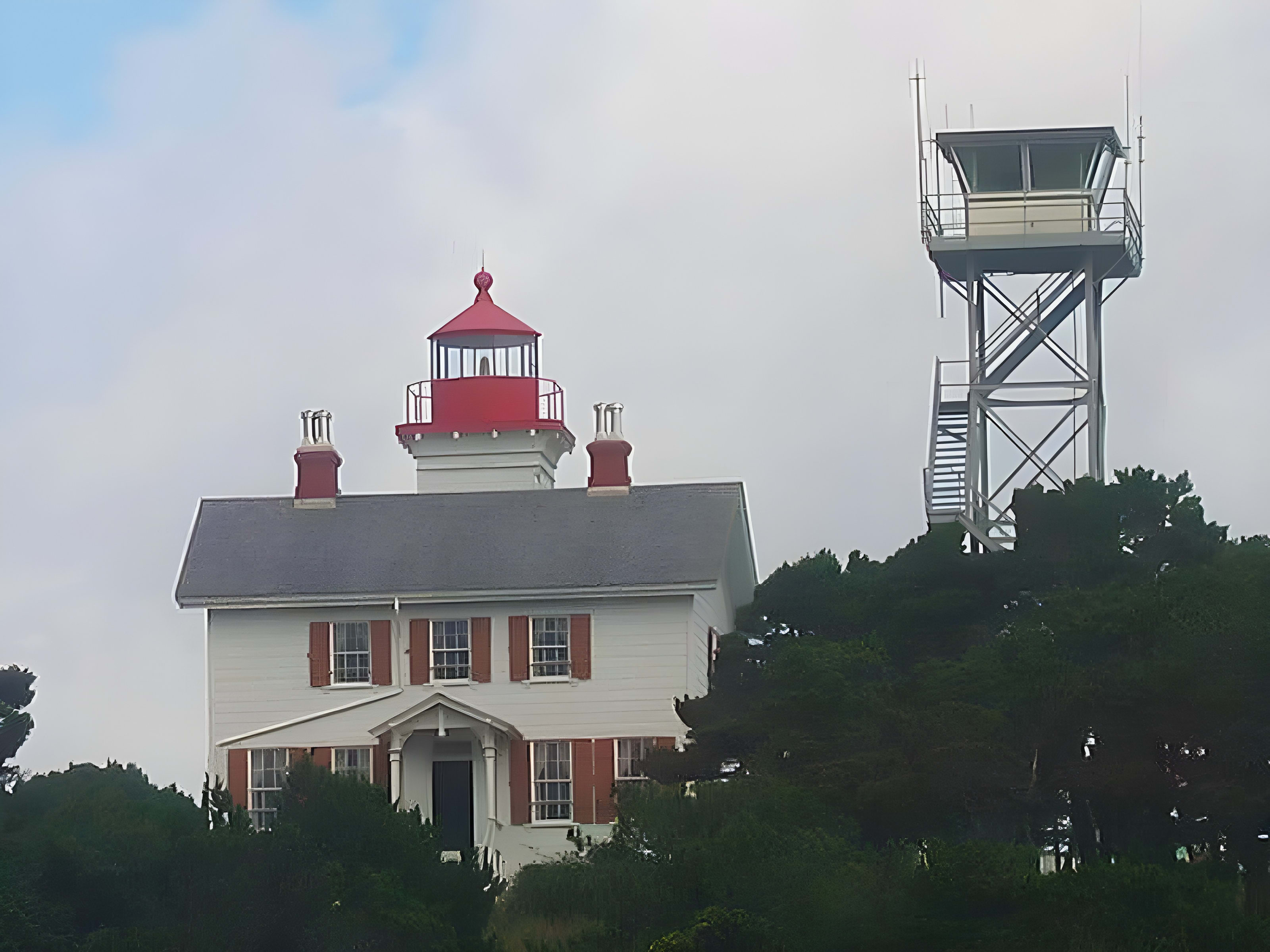 Yaquina Bay Lighthouse
